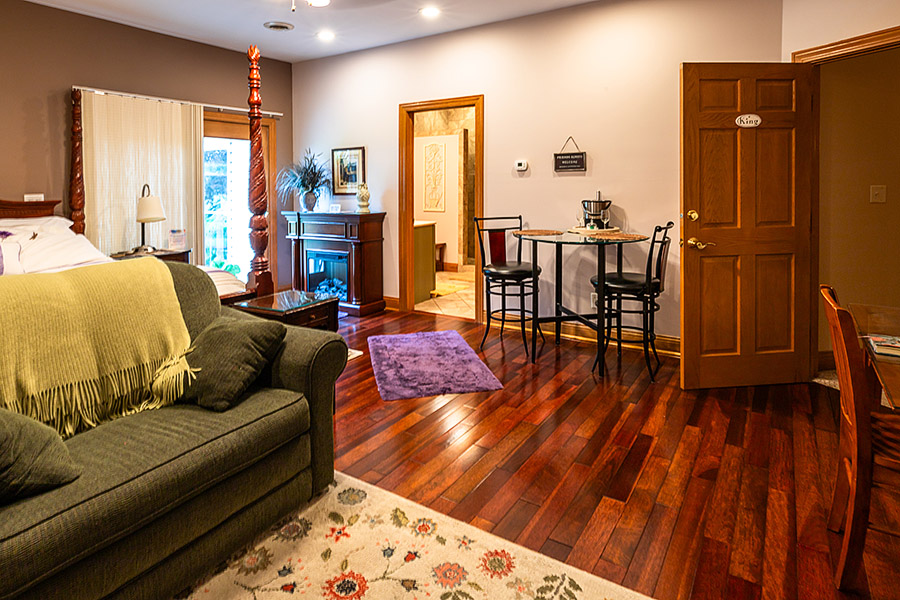 King Room fireplace and sitting areas